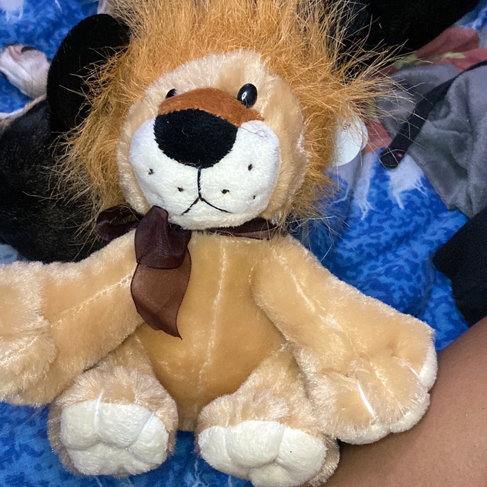Stuffed toy lion